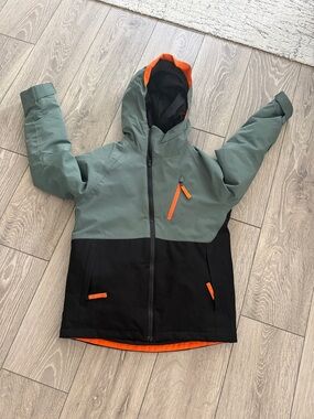 686 Kids Two-Tone Hooded Ski Jacket - Green/Black with Orange Accents